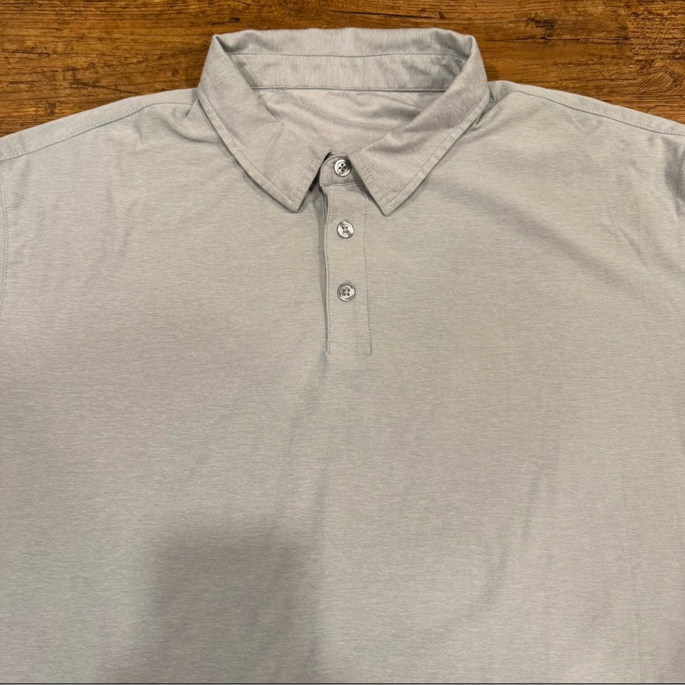 Vuori Gray Performance Casual Golf Short Sleeve Strato Tech Polo Shirt Men's XL